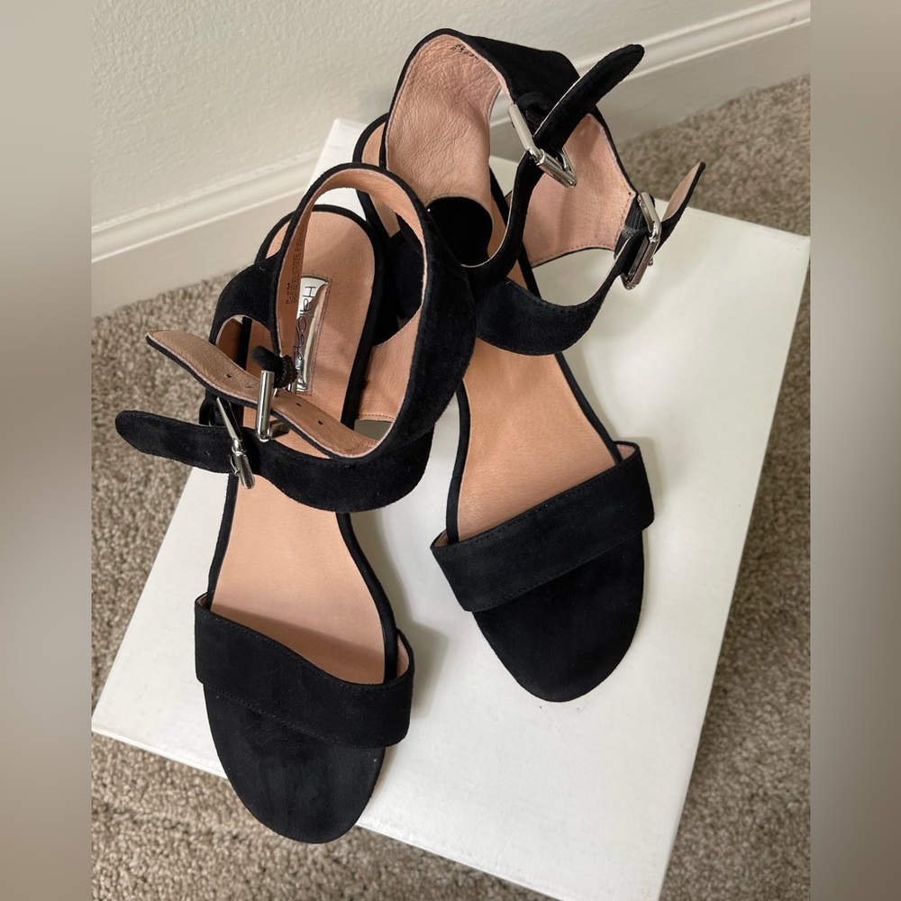 HALOGEN Black Faux Suede Heel Women Sandal Size 8.5M - Picture 4 of 11